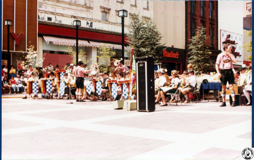 1980 04 20 33 Fayetteville St Mall.jpg